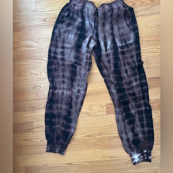 Young fabulous & Brooke purple tie die sweatsuit. Worn once size M - Picture 2 of 3